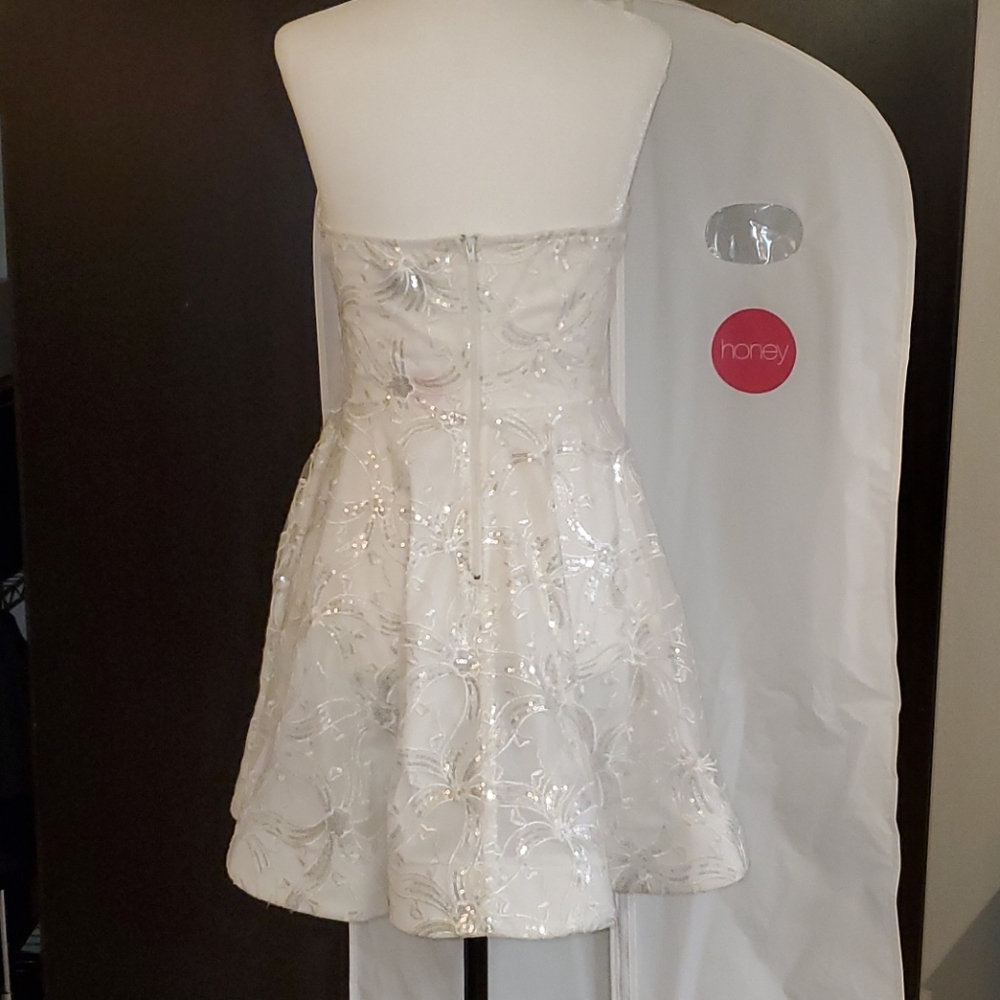 π π€ New Dress - Picture 4 of 8